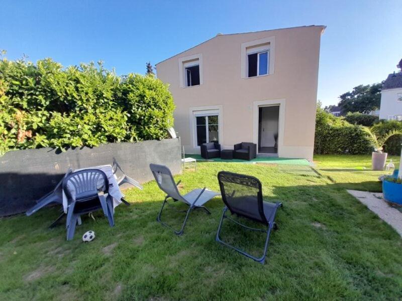 Family House Villa Beauvais Exterior photo